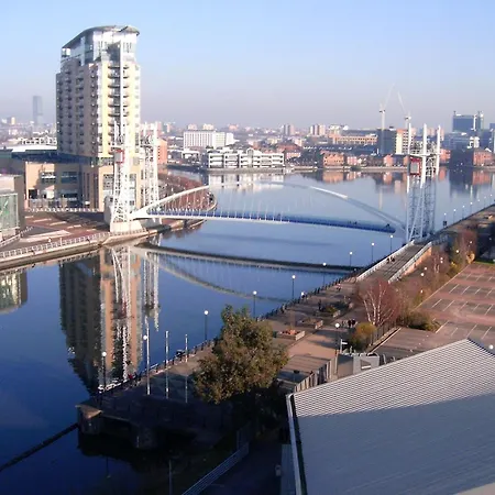 アパート The Salford Quay, Warm & Beautiful With Hyper Fast Wifi & Great Views! マンチェスター