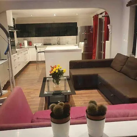 Amazing Flat In The Middle Of The Golf Course * Manchester