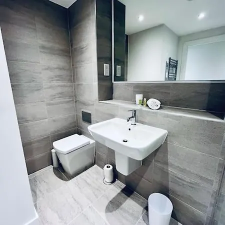 Apartment Cozy And Modern 1 Bed In Prime Location *