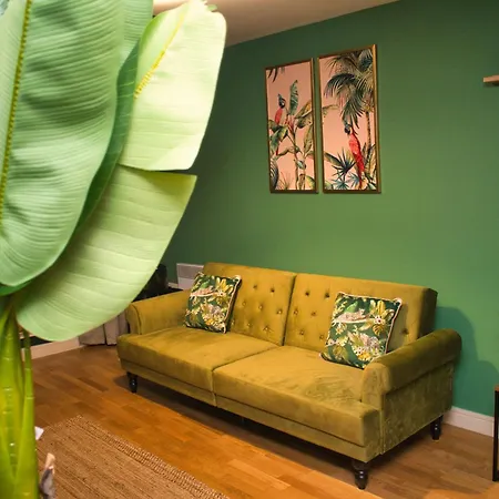 Spacious Centre - Free Parking - Ao Arena Apartment
