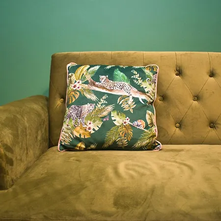 Spacious 2bdr By Torr Group Short Lets & Serviced With Free Underground Allocated Parking * Манчестер