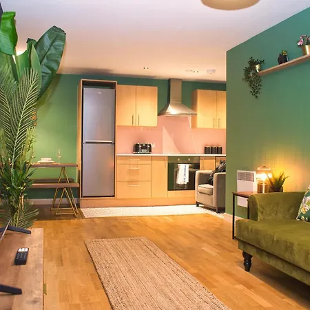 Spacious 2bdr By Torr Group Short Lets & Serviced With Free Underground Allocated Parking Manchester