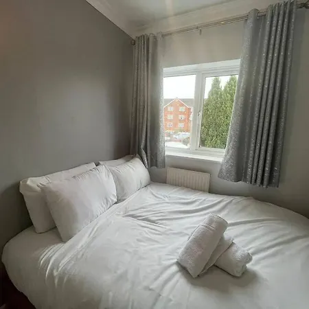 Free Parking - Close To Centre Holiday home