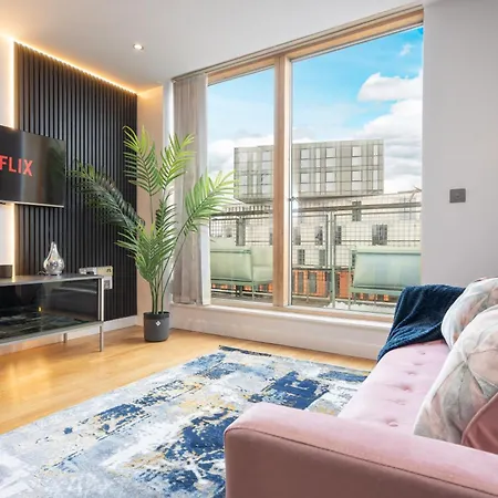 Luxury Penthouse - Private Balcony - City Views * Manchester