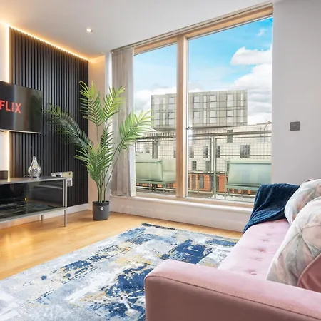 Luxury Penthouse - Private Balcony - City Views * Manchester