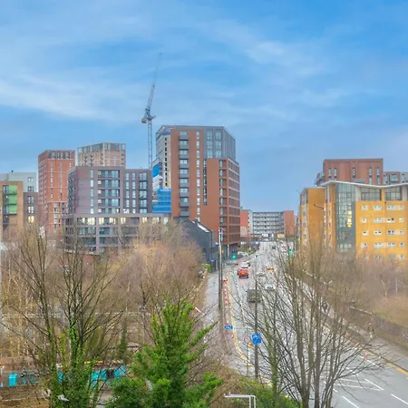 Cosy 1 Bed - Perfect For Long By Valore Services * マンチェスター