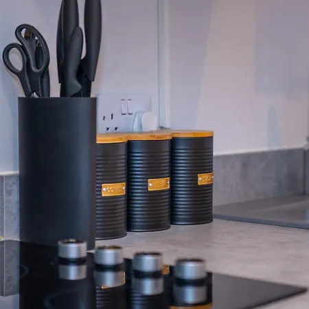 Cosy 1 Bed - Perfect For Long By Valore Services マンチェスター