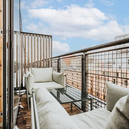 Luxury Penthouse - Private Balcony - City Views Apartment Manchester
