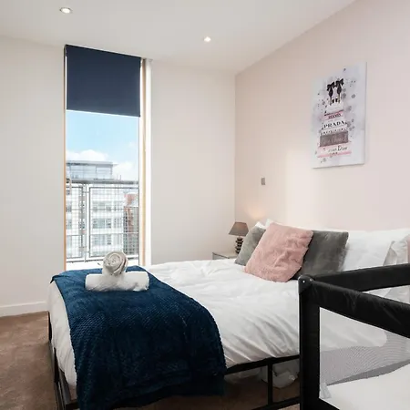 Luxury Penthouse - Private Balcony - City Views * Manchester