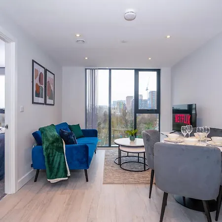 Cosy 1 Bed - Perfect For Long By Valore Services *