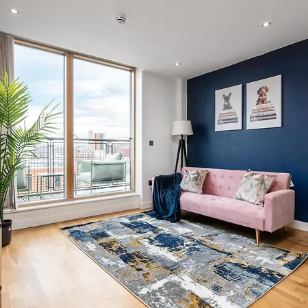 Luxury Penthouse - Private Balcony - City Views Appartement *