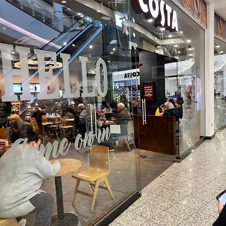 Avalora Short Lets & Serviced Accommodation - 2Bed & 2Baths Ensuite, Parking, Balcony, Wi-Fi, Netflix, Media City Манчестер