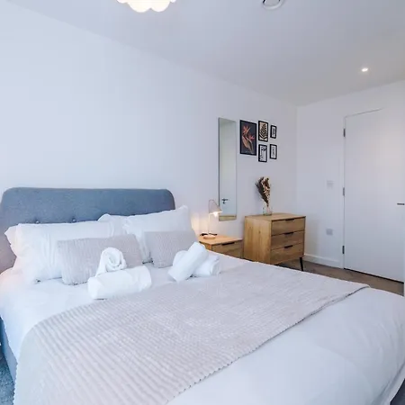 Hilltop Serviced - Salford Quays * Manchester