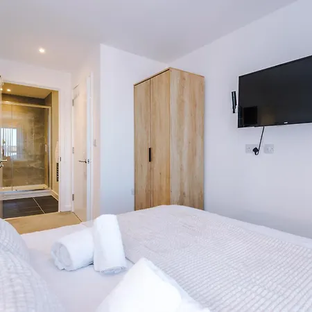 Hilltop Serviced - Salford Quays Manchester