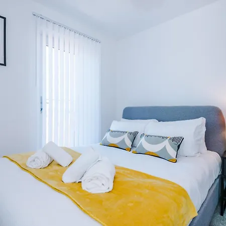 Hilltop Serviced - Salford Quays