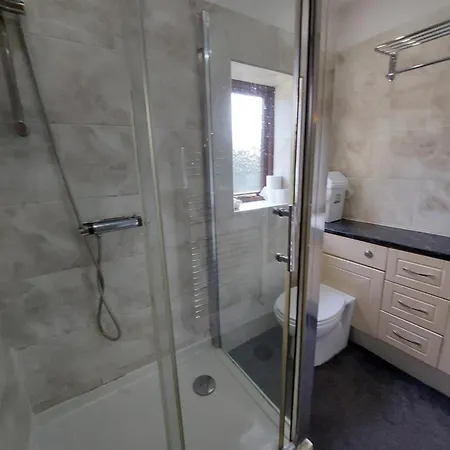 Apartament Dobcross Close *