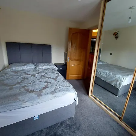 Apartament Dobcross Close