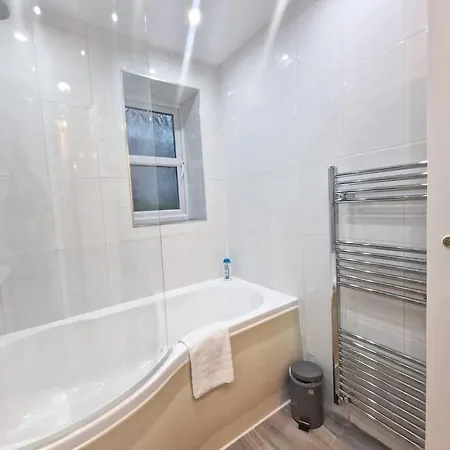 Free Parking: Perfect City Centre Flat Apartment