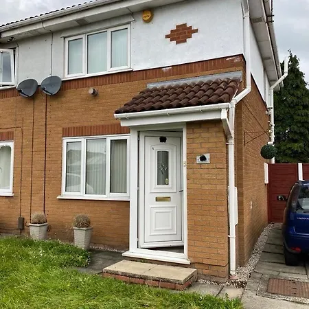 New Build House Near Trafford Centre With Drive マンチェスター