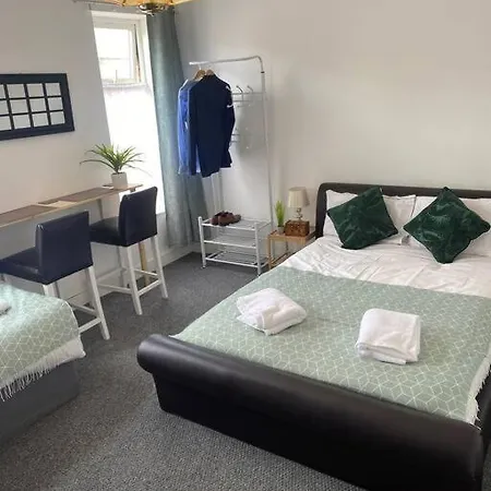 アパート Warm Family Close To City Centre