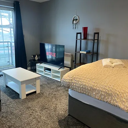 Old Trafford Cityview En-suite Apt アパート マンチェスター