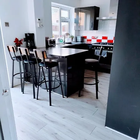 Spacious House In Holiday home *