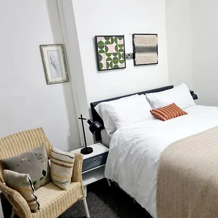 Gorgeous Stylish Cheri Victorian House In Holiday home *