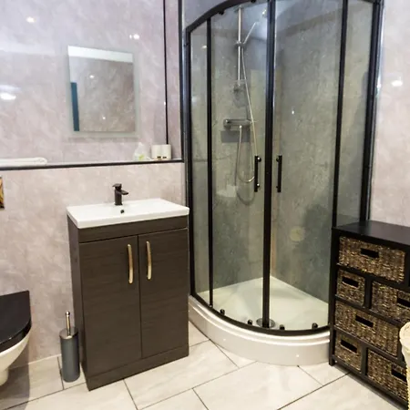 Two Bed In Converted Centre Mill Манчестер