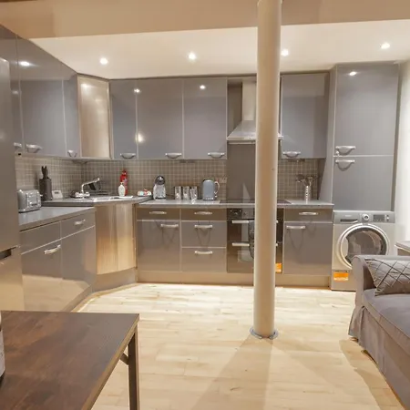 Two Bed In Converted Centre Mill Apartmán