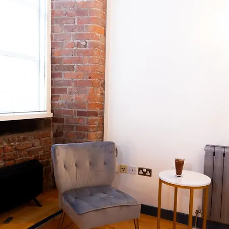 Two Bed In Converted Centre Mill Манчестер
