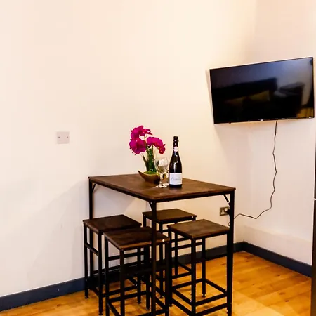 Two Bed In Converted Centre Mill * Manchester