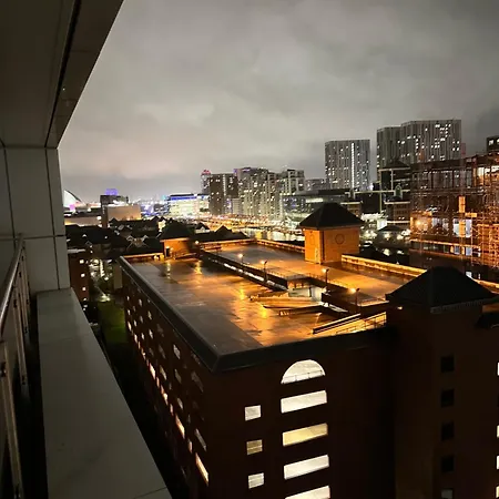 Ka Propertiess - 2bed & 2baths Ensuite, Parking, Balcony, Wi-fi, Netflix, Media Lejlighed