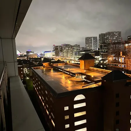 Avalora Short Lets & Serviced Accommodation - 2Bed & 2Baths Ensuite, Parking, Balcony, Wi-Fi, Netflix, Media City Lejlighed