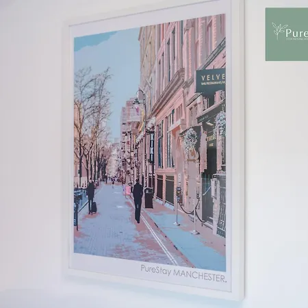 Stylish Five Bedroom House By Purestay Short & Serviced Free Parking *