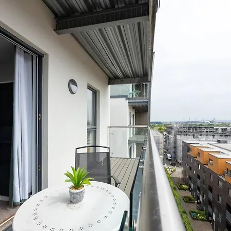 Stunning Duplex Apartment, Free Parking For 2, Wi-fi, Location, Long Term Disc Manchester