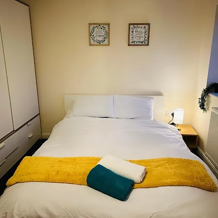 Cozy Stylish House Near Piccadilly Station, Etihad Stadium With Parking, Garden And 900mb Wifi Manchester