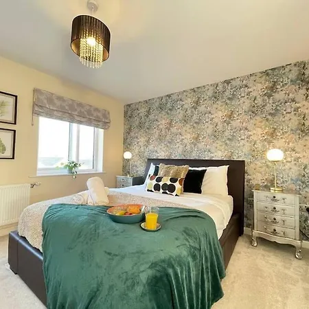 Stylish In Vibrant Salford, Manchester! Manchester