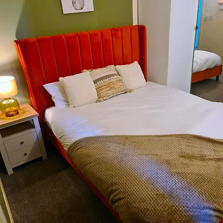 3 Bed House Etihad Stadium, Coop Live Private Parking With Optional Hot Tub Дом отдыха Манчестер