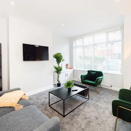 Apartment Hassle-free & Handsome Brand-new 3-bed Manchester