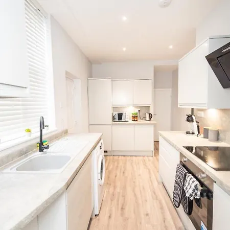 Hassle-free & Handsome Brand-new 3-bed 公寓