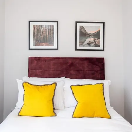 Apartment Hassle-free & Handsome Brand-new 3-bed Manchester