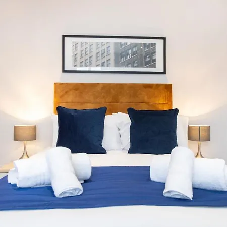 Apartment Hassle-free & Handsome Brand-new 3-bed Manchester