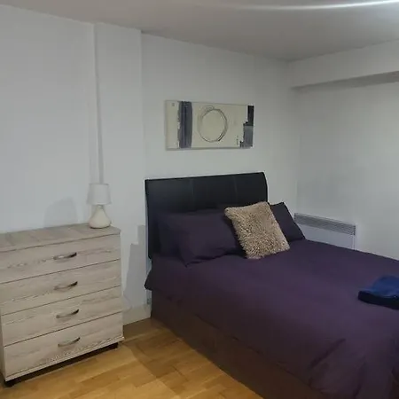 Striking 1 Bedroom * Манчестер
