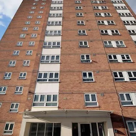 Apartament Modern 2 Bed Highclere Flat For And Contractor Groups In - Free Parking - By Nmb Serviced