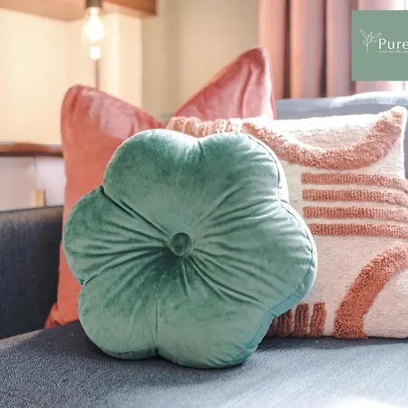 Purestay Manchester: Five-bedroom House With Free Parking