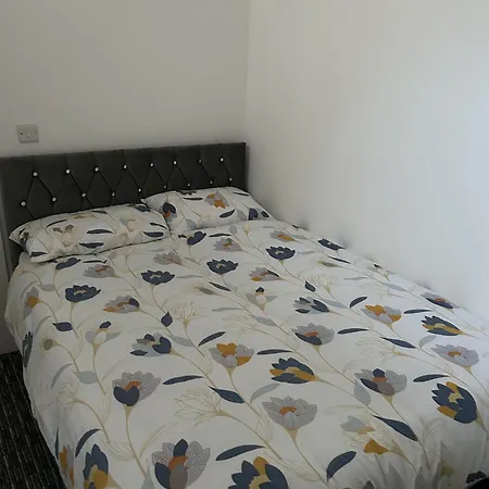 Lovely 1-bed In Salford * مانشستر