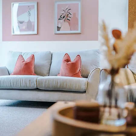 Beautiful House Near Etihad With Free Wifi & Parking- Sleeps 6 By Purestay 맨체스터
