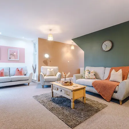 Holiday home Beautiful House Near Etihad With Free Wifi & Parking- Sleeps 6 By Purestay Manchester