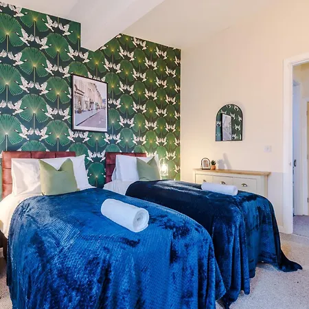 Holiday home Beautiful House Near Etihad With Free Wifi & Parking- Sleeps 6 By Purestay *