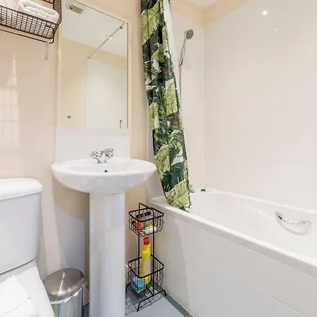 شقة Charming Chinatown 2 Bed Duplex مانشستر